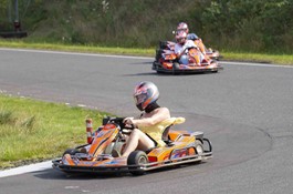 Overhaling med speederen i bund