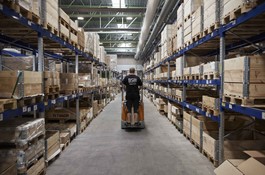 Supply Center på vingen set fra trucken