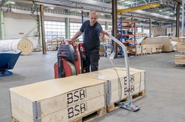 Slut med at kravle rundt på gulvet